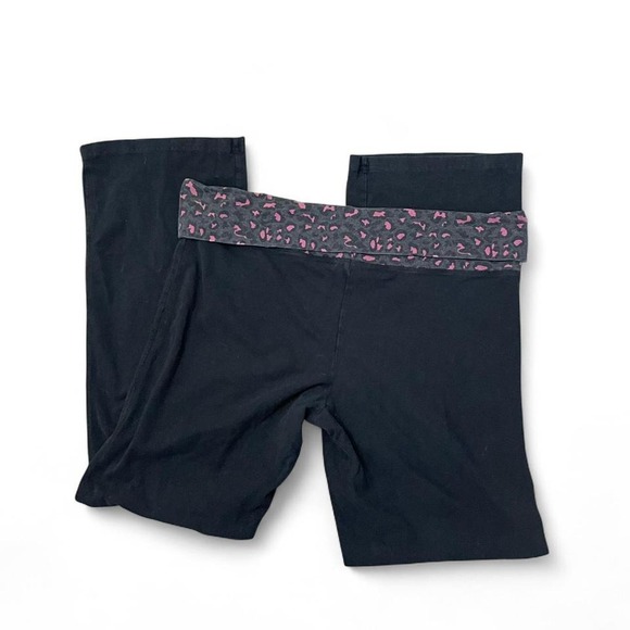 Black and pink leopard print yoga pants with fold over waistband - Picture 6 of 6